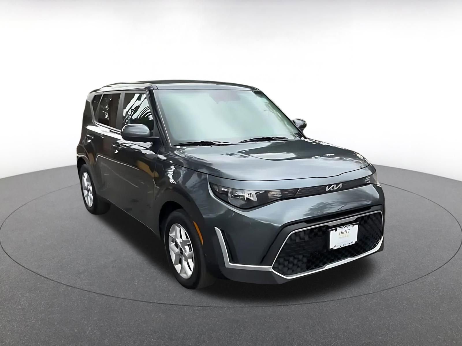 Used 2025 Kia Soul LX w/ LX Technology Package image 3