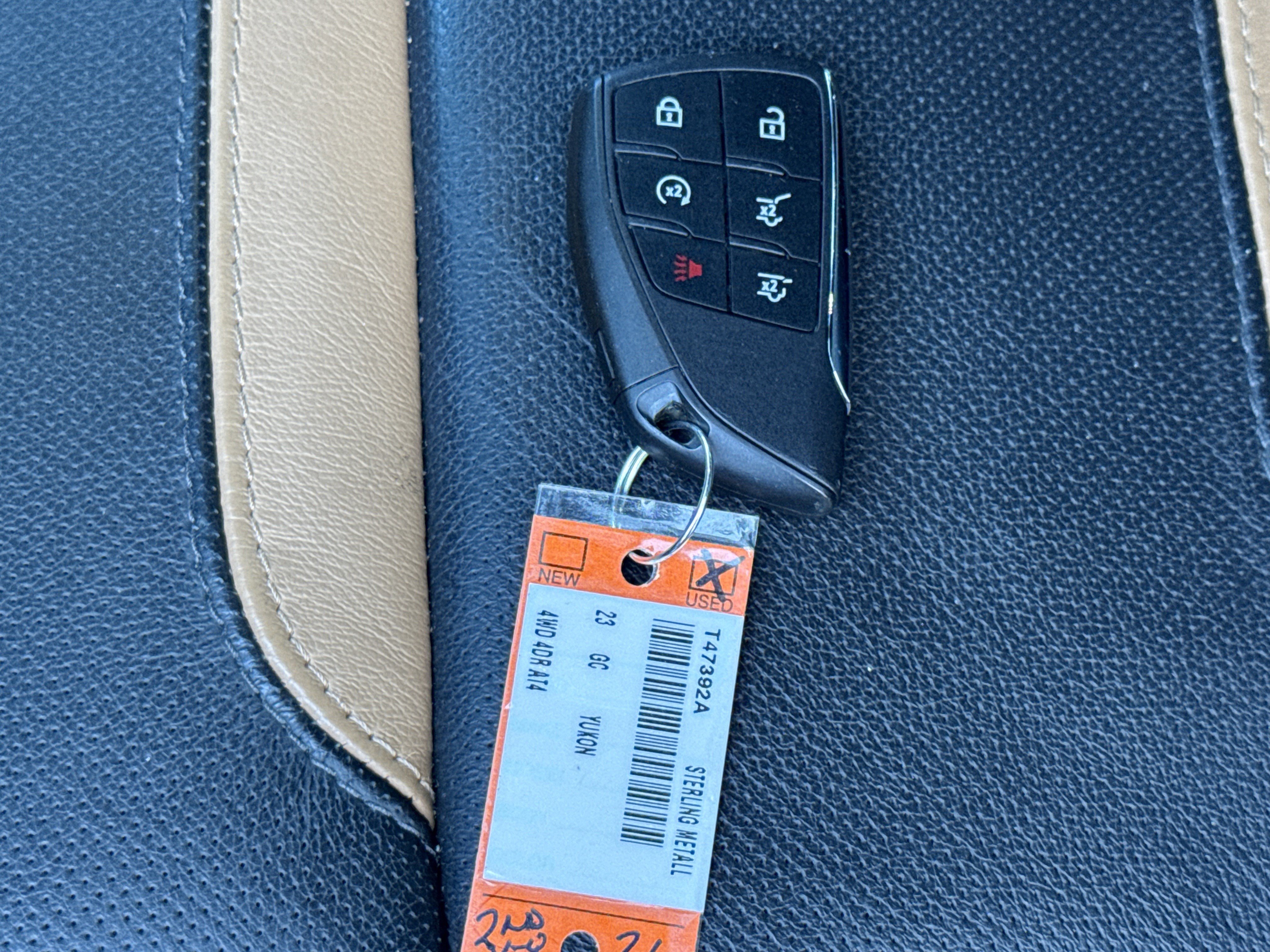 Used 2023 GMC Yukon AT4 w/ AT4 Premium Package image 41