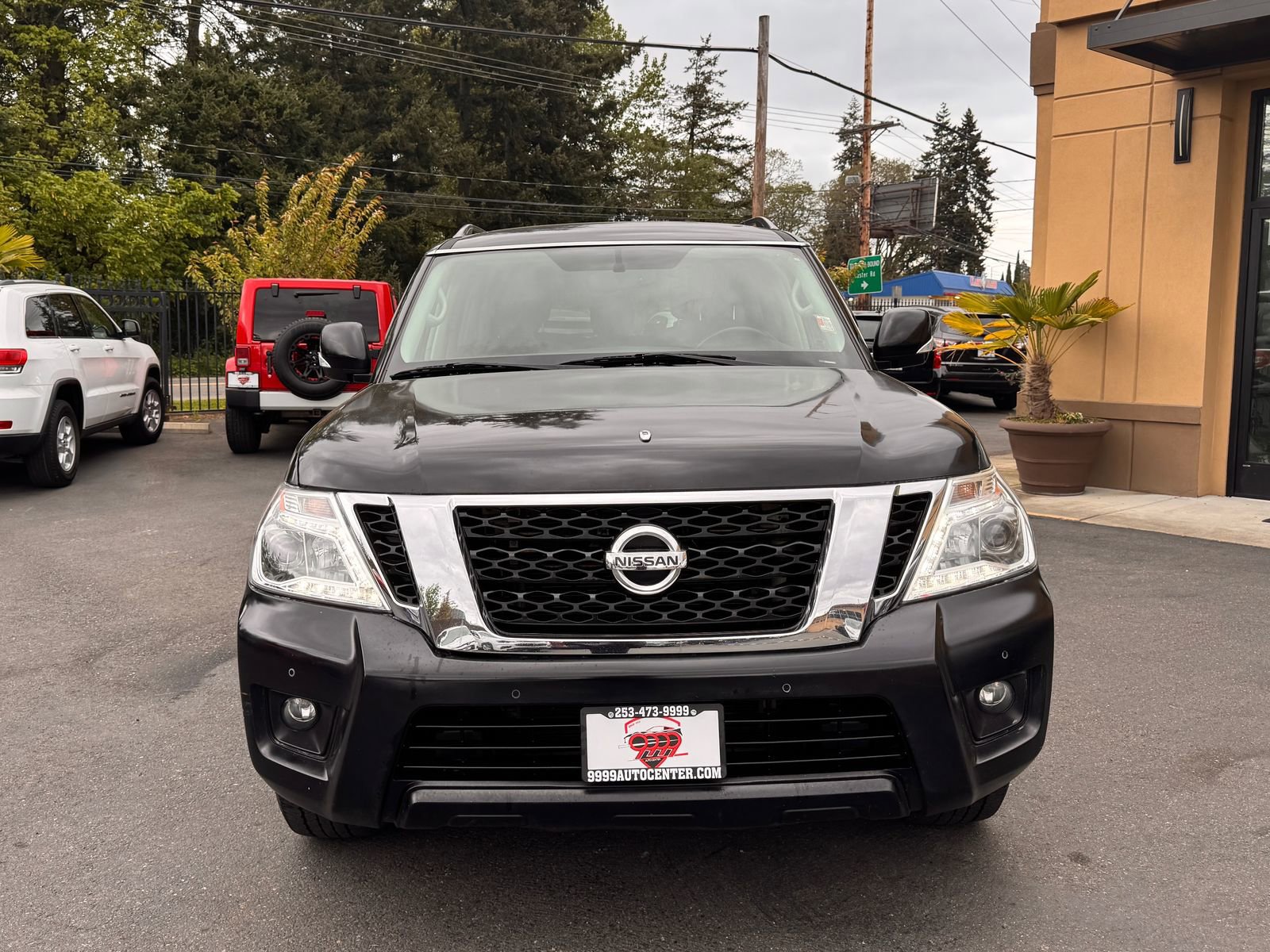 Used 2018 Nissan Armada SV w/ Driver Package RWD image 2
