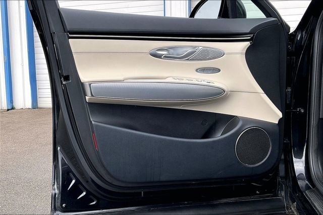 Certified 2025 Genesis GV70 2.5T Select w/ Select Package image 23