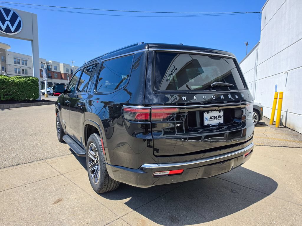 Used 2024 Jeep Wagoneer Series II w/ Flexible Seating Group AWD/4WD image 3