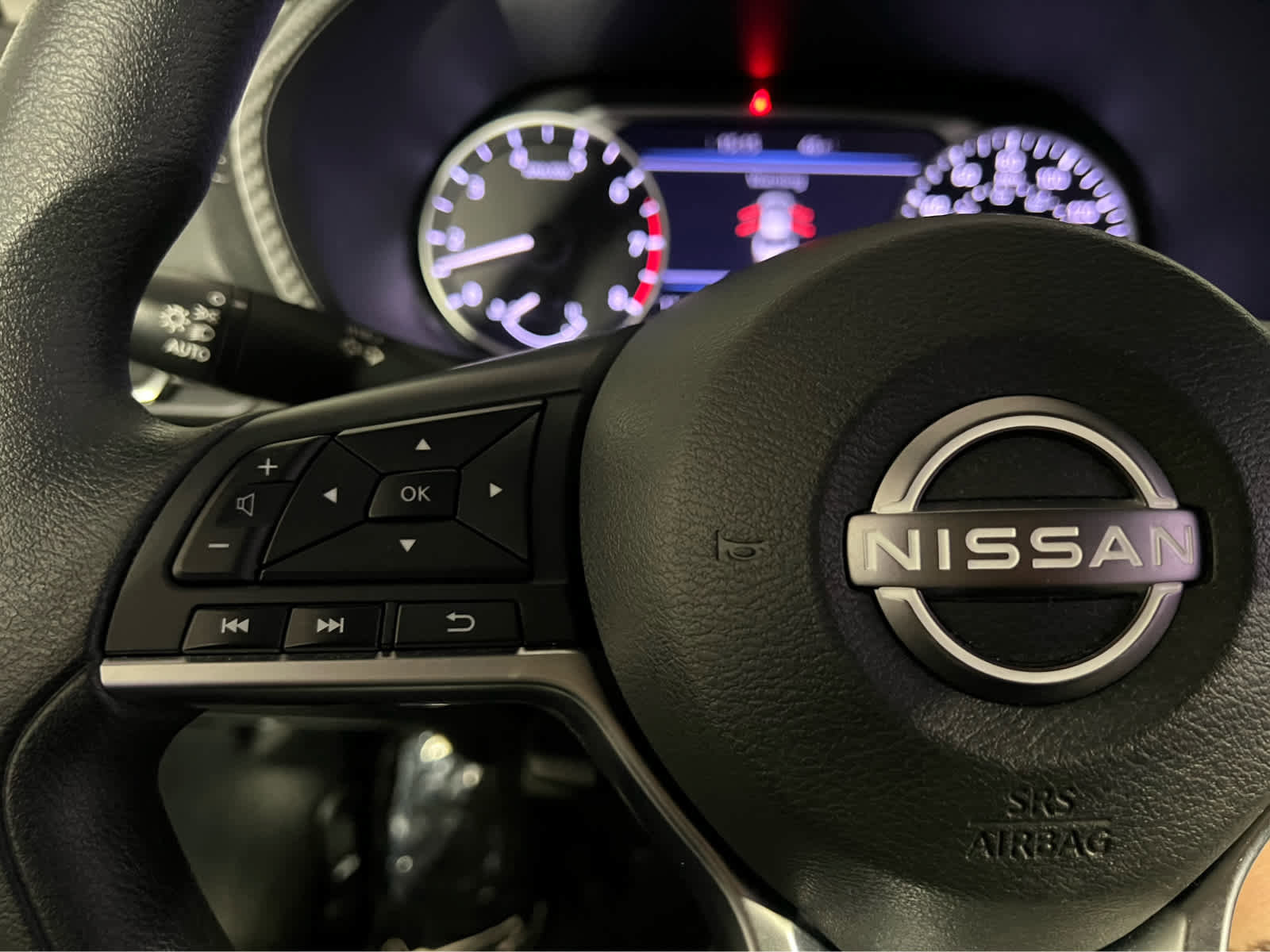 Certified 2024 Nissan Sentra SV FWD image 17