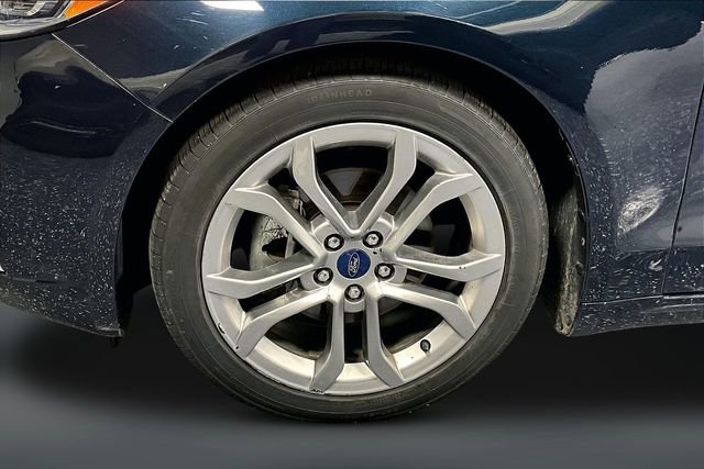 Used 2020 Ford Fusion SEL FWD image 29