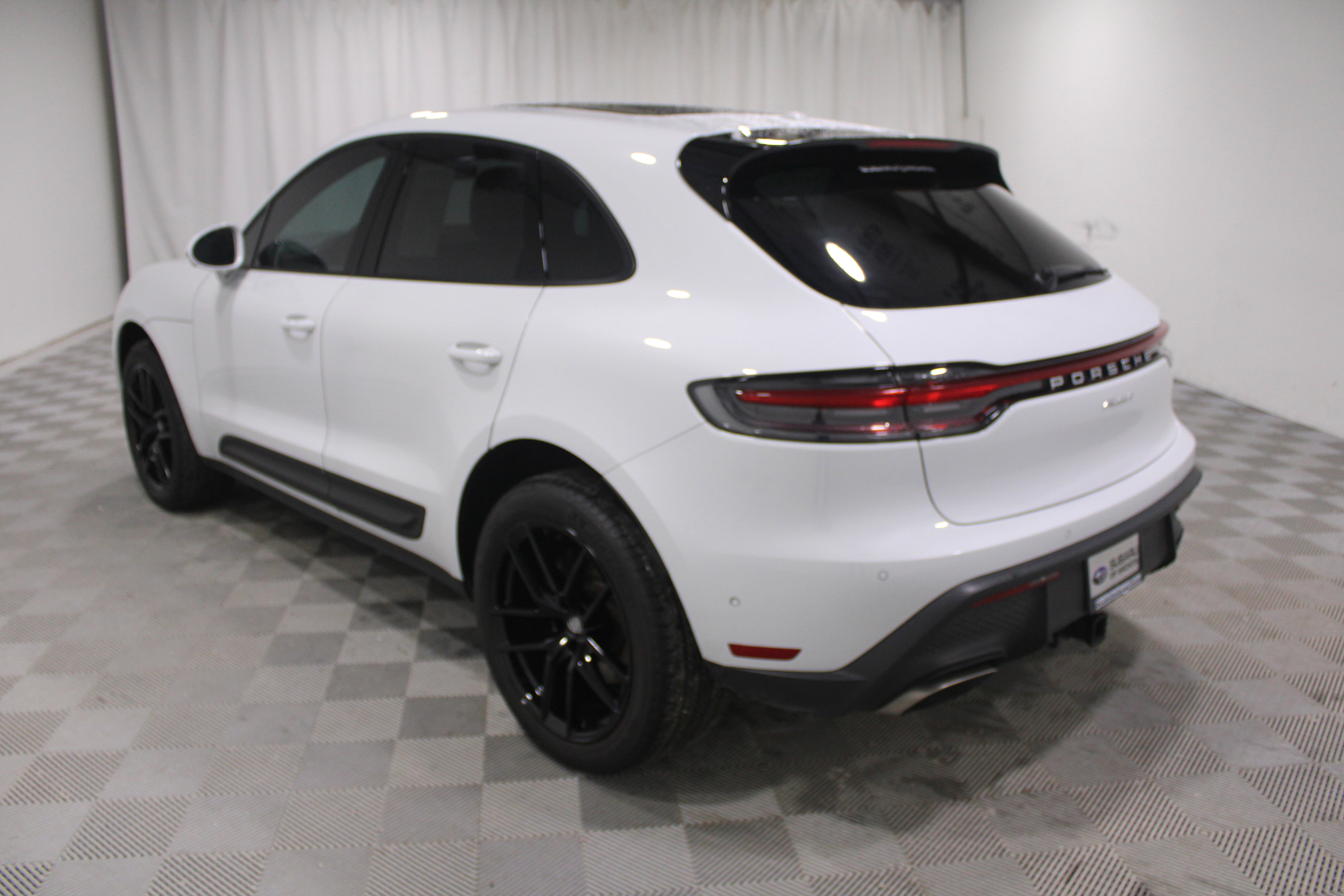 Used 2024 Porsche Macan Turbo image 29