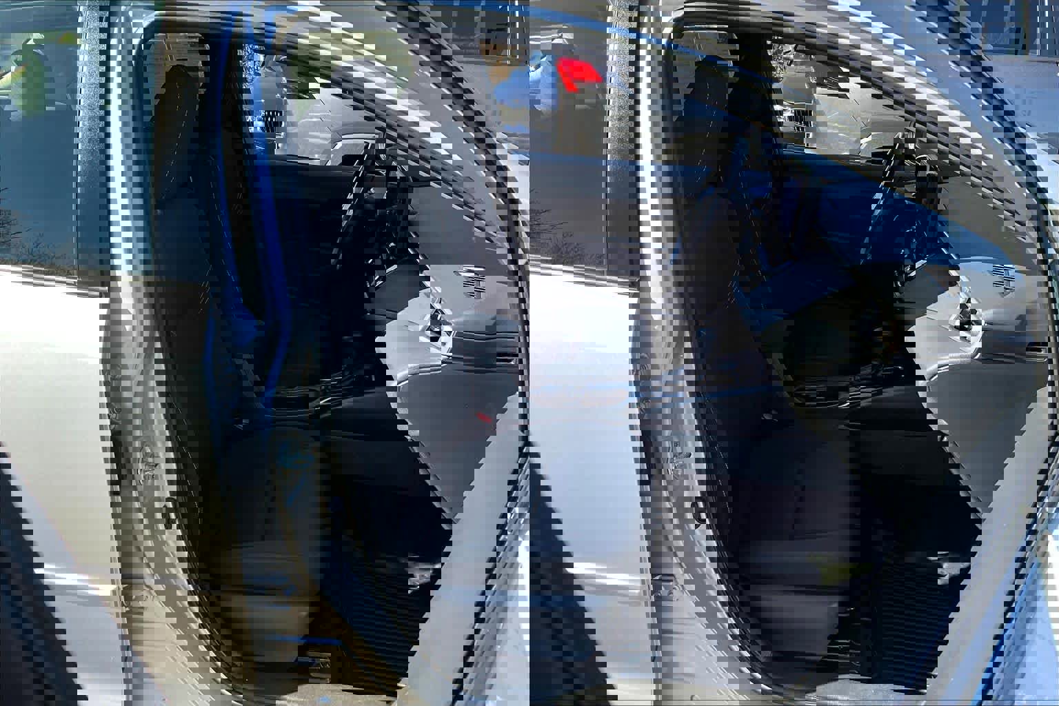 Used 2023 Toyota Corolla LE w/ Carpet Mat Package (TMS) image 8