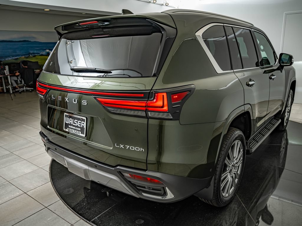 Used 2025 Lexus LX 700h Ultra Luxury AWD/4WD image 16