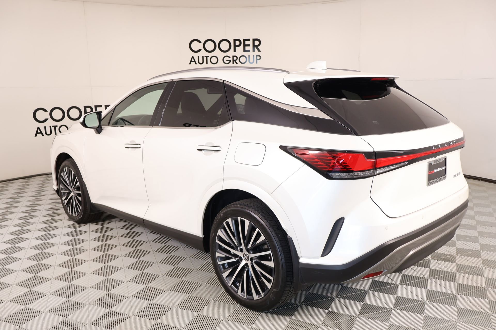 Used 2023 Lexus RX 350 Premium Plus w/ Cold Area Package FWD image 23