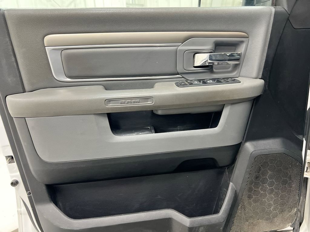 Used 2016 RAM 1500 Classic SLT AWD/4WD image 19
