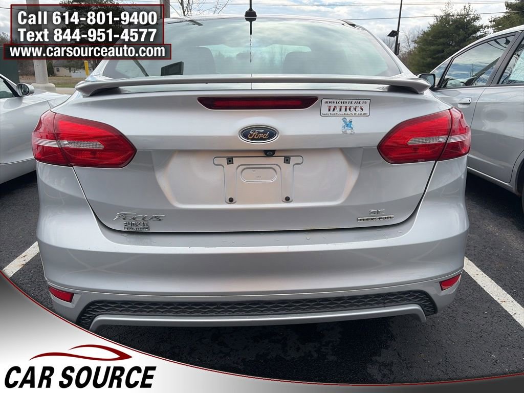 Used 2015 Ford Focus SE w/ SE Sport Package image 5