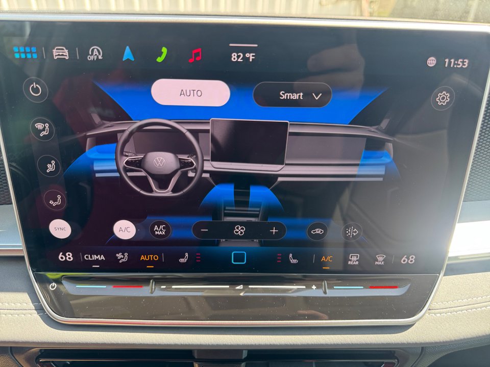 Used 2025 Volkswagen Tiguan SE image 22