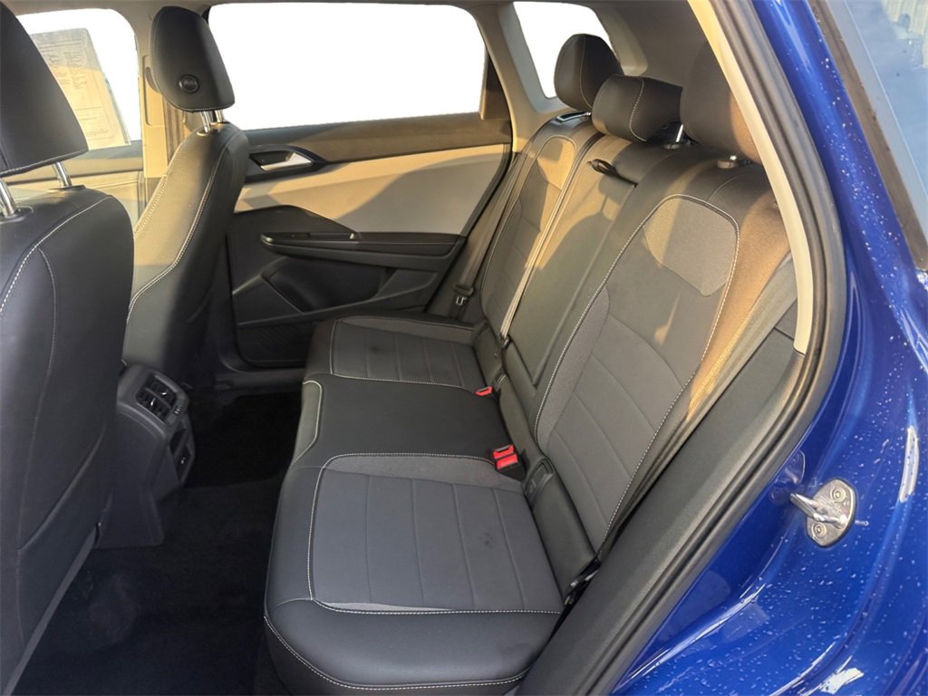 Used 2024 Volkswagen Taos SE image 16