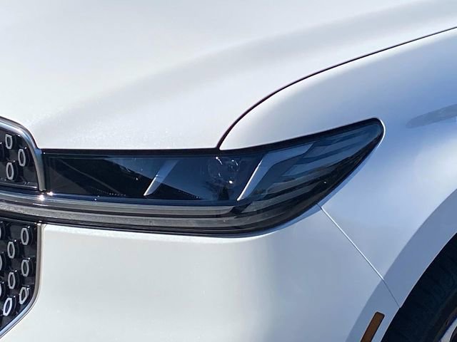 New 2026 Lincoln Navigator Reserve AWD/4WD image 4