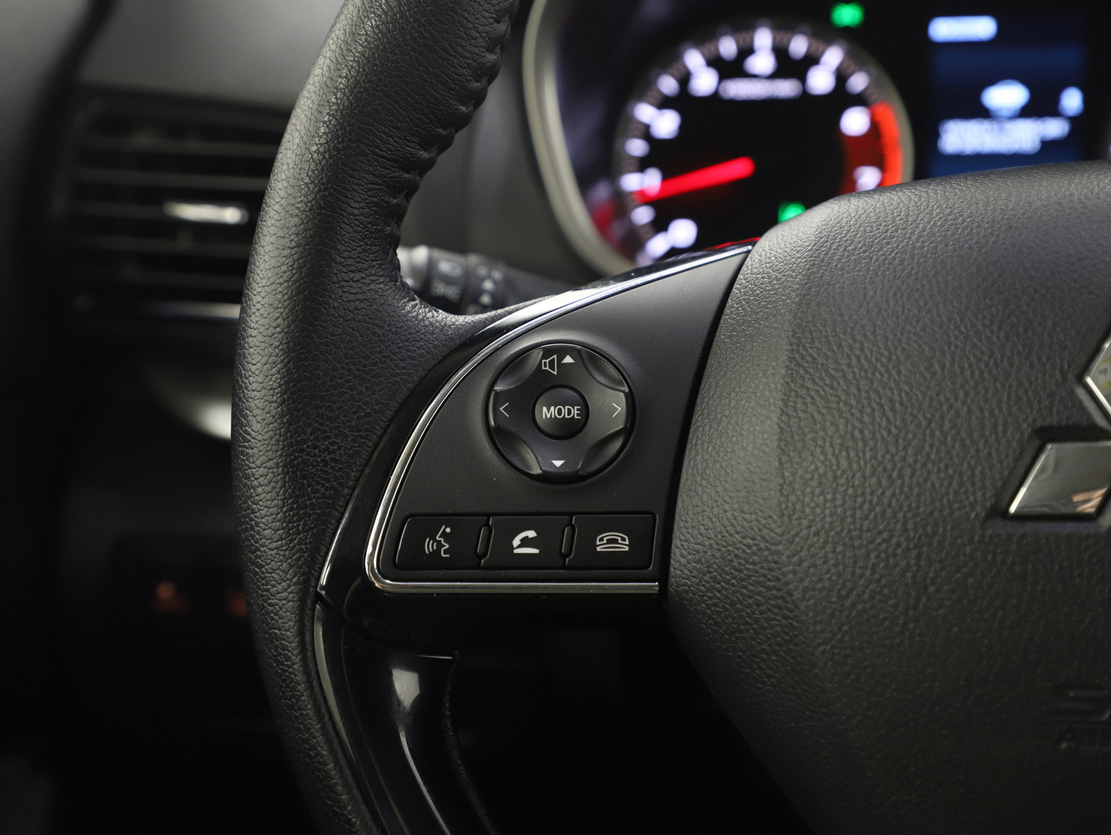 Used 2025 Mitsubishi Eclipse Cross SE image 28