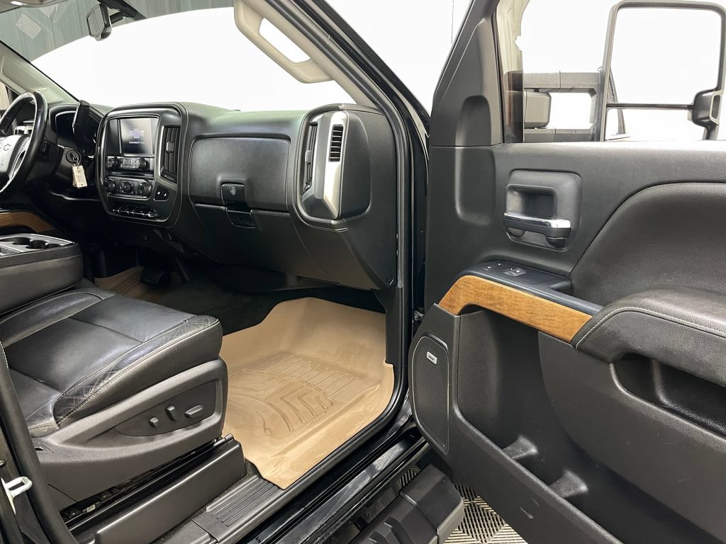 Used 2018 Chevrolet Silverado 3500 LTZ w/ Duramax Plus Package AWD/4WD image 38