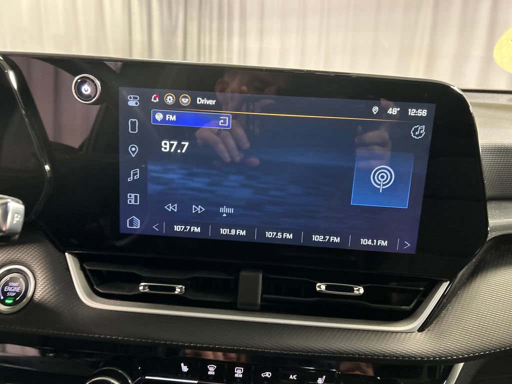 Used 2025 Chevrolet Equinox LT image 16