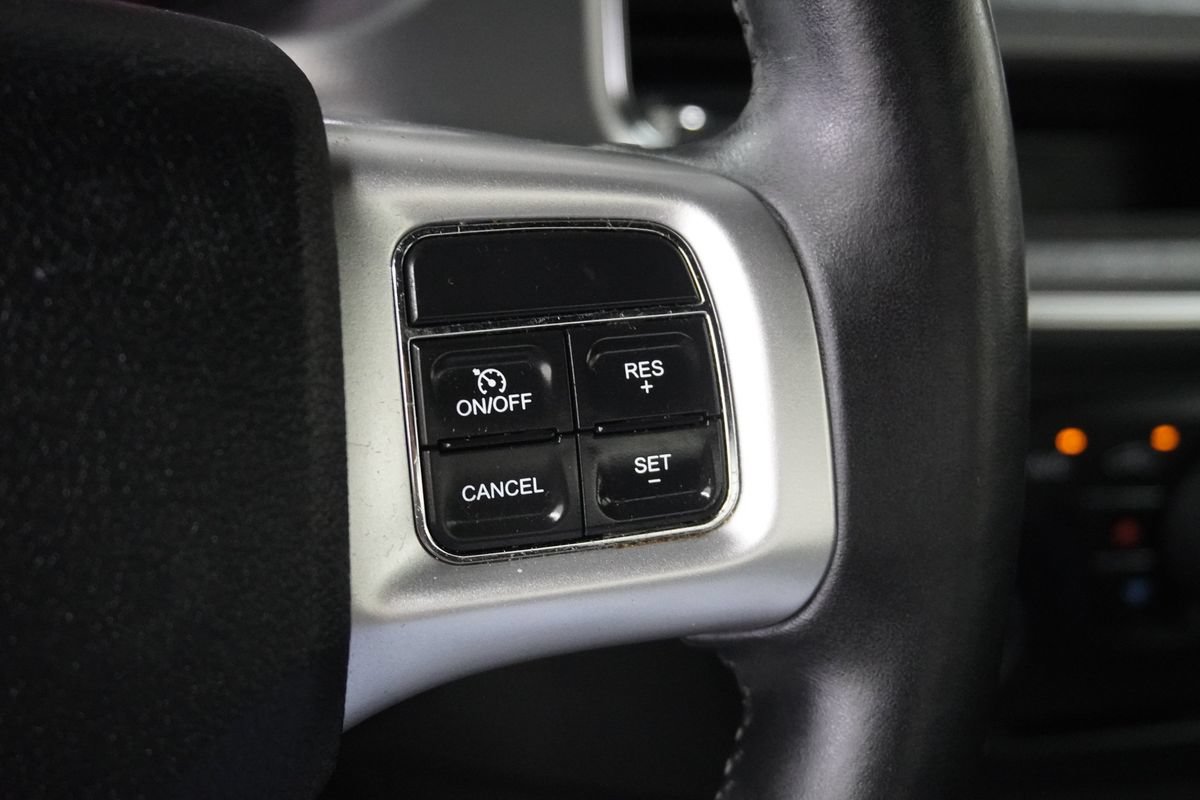 Used 2013 Dodge Charger SE w/ Connectivity Group RWD image 16