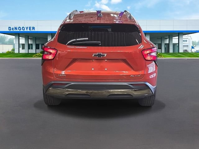Used 2024 Chevrolet Trax ACTIV w/ Sunroof Package FWD image 11