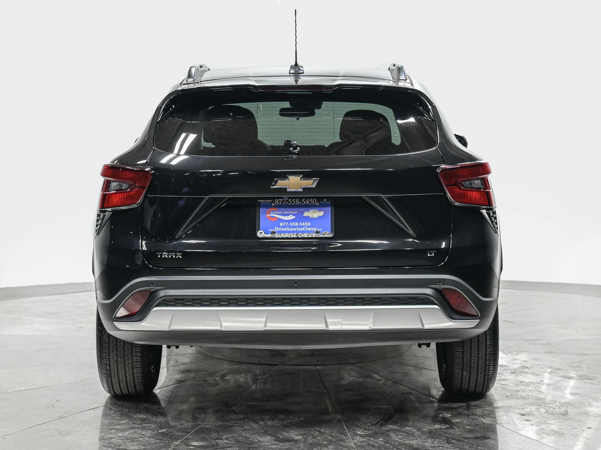Used 2026 Chevrolet Trax LT FWD image 5