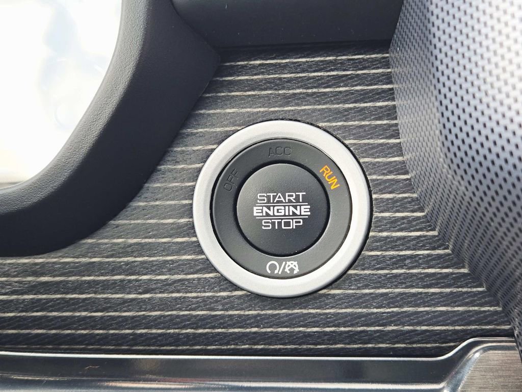 Used 2020 RAM 1500 Limited AWD/4WD image 36