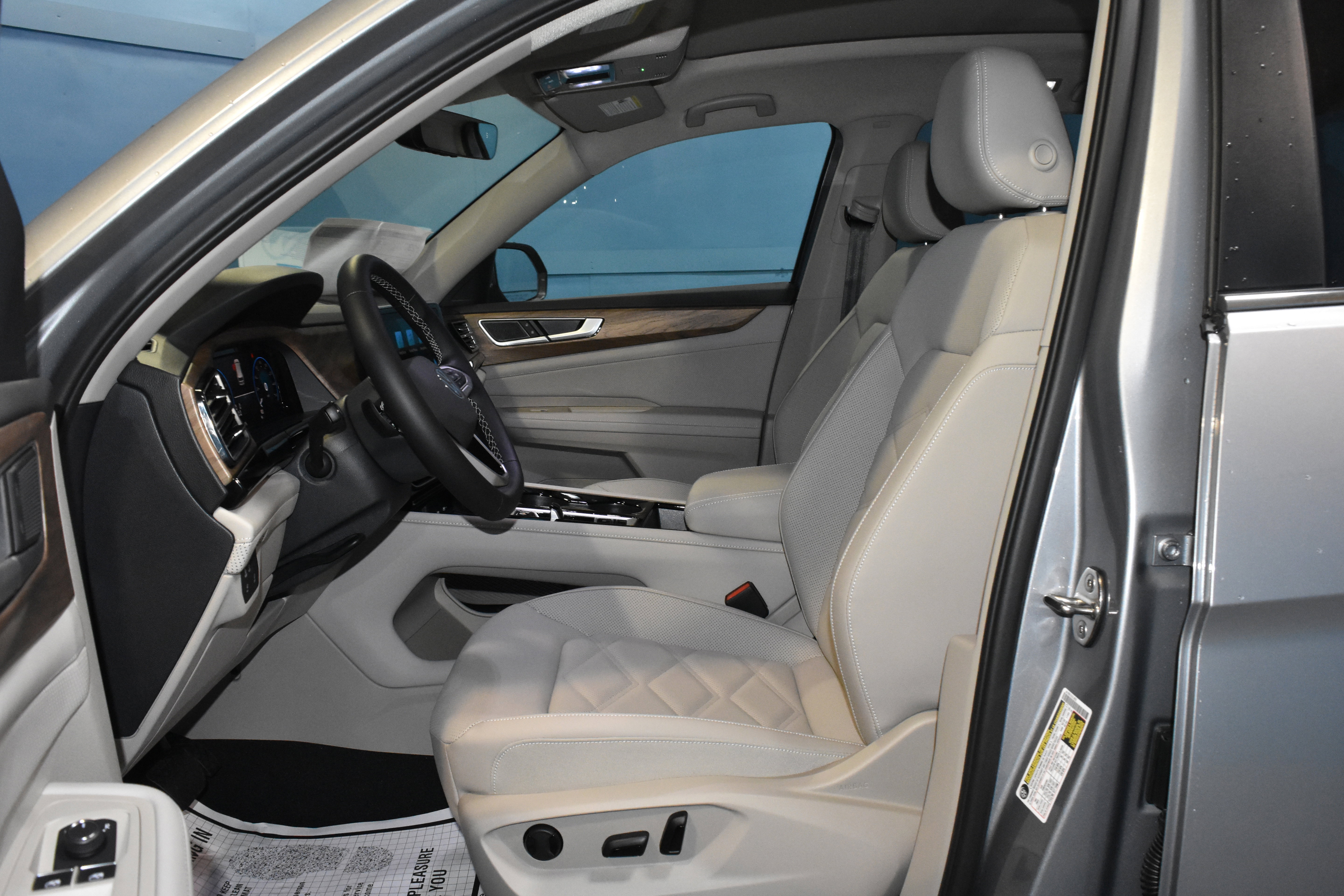 New 2026 Volkswagen Atlas SE FWD image 6