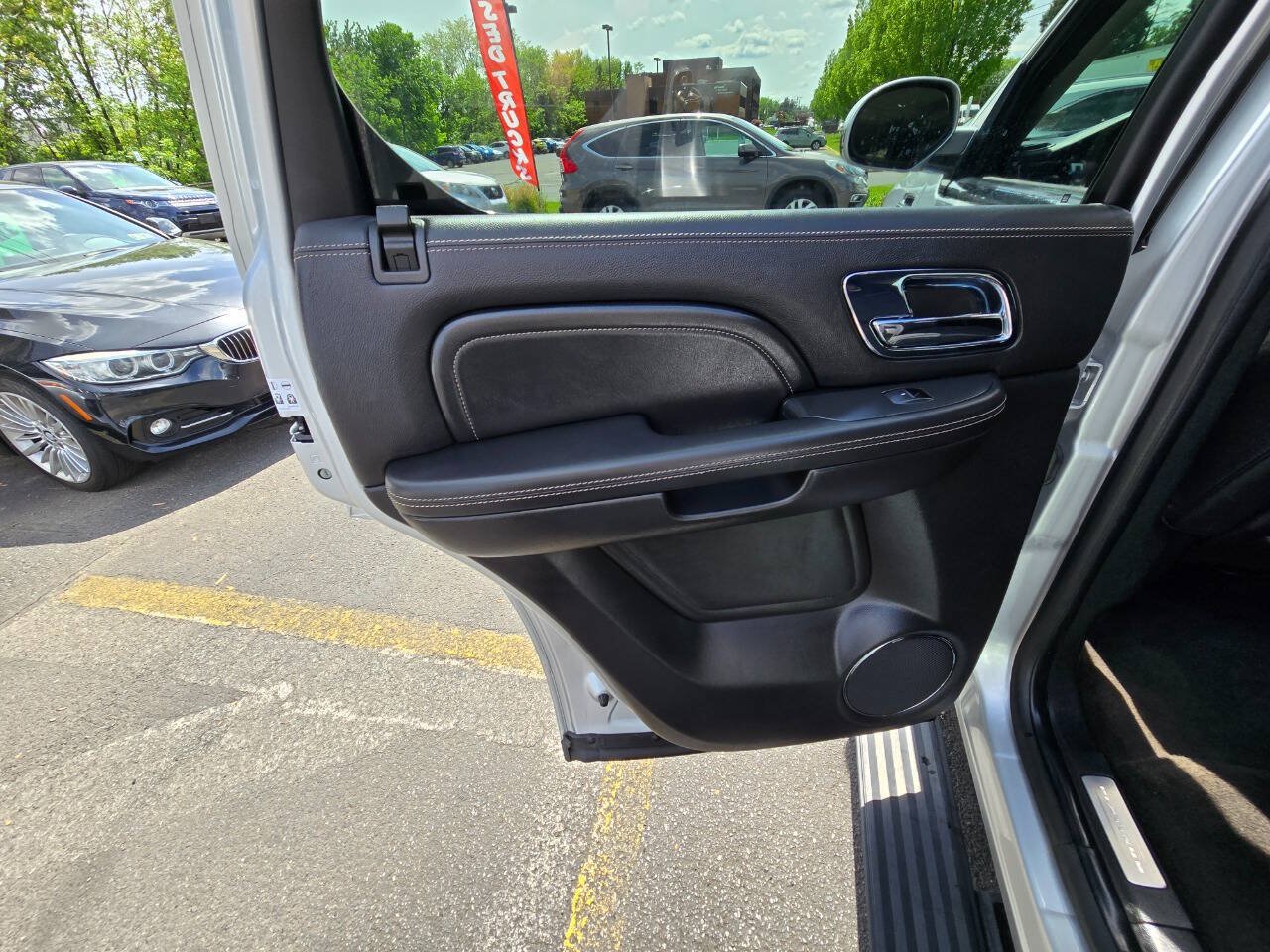 Used 2014 Cadillac Escalade Platinum AWD/4WD image 28