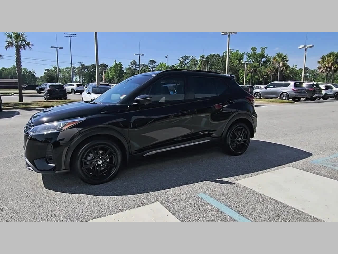 Used 2021 Nissan Kicks SR w/ SR Premium Package image 24