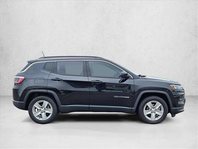Used 2022 Jeep Compass Latitude video 4