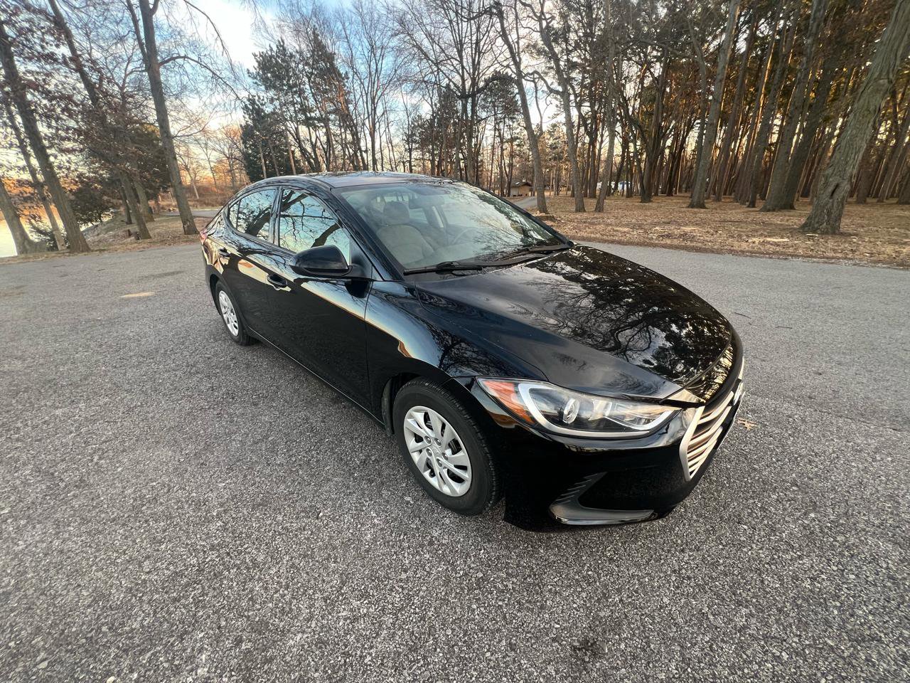Used 2018 Hyundai Elantra SE image 7