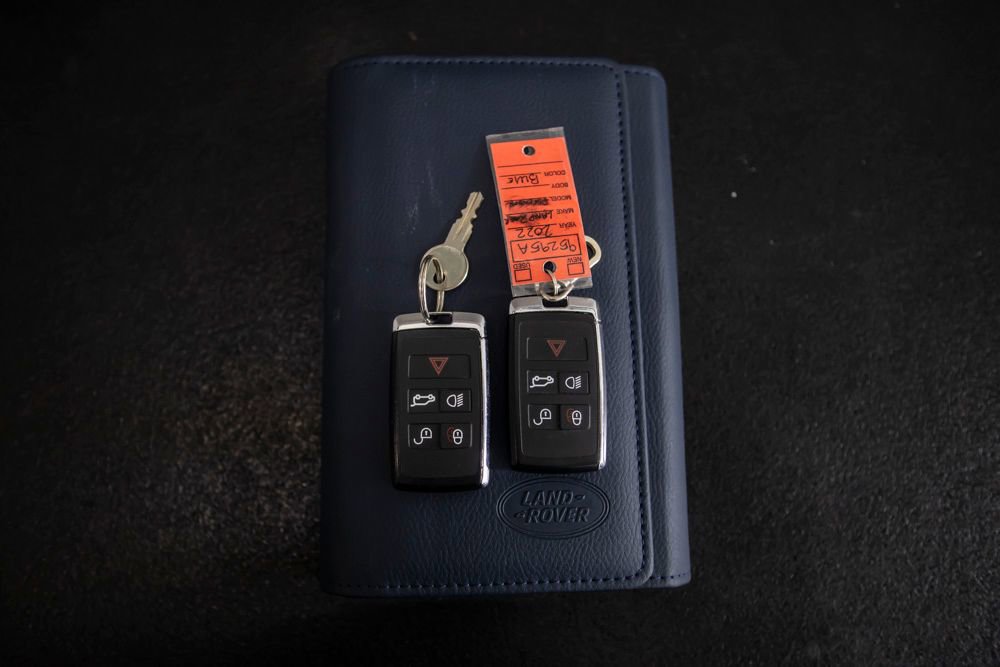 Used 2022 Land Rover Defender 110 SE image 48