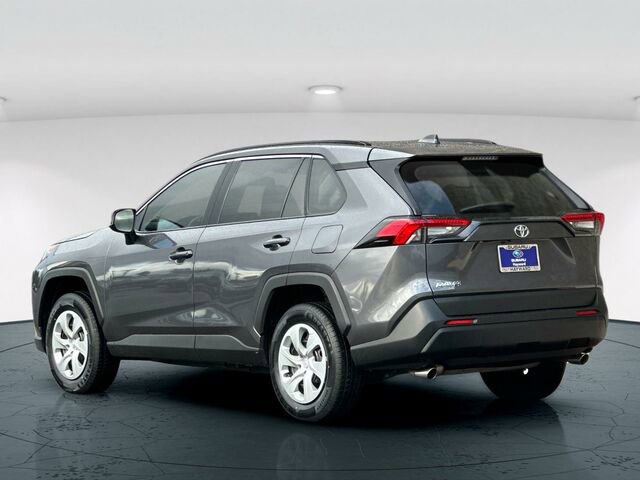 Used 2021 Toyota RAV4 LE image 4