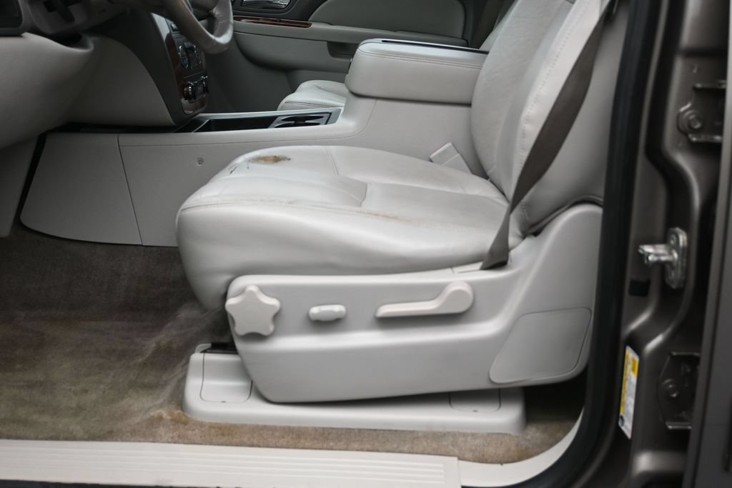 Used 2013 Chevrolet Tahoe LT RWD image 22