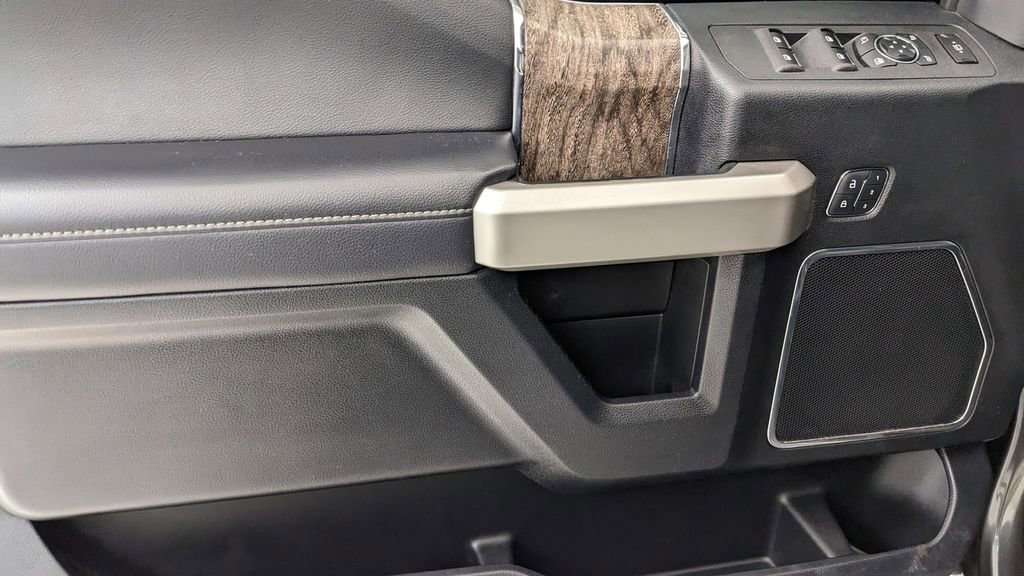 Used 2017 Ford F350 Lariat w/ Chrome Package image 26