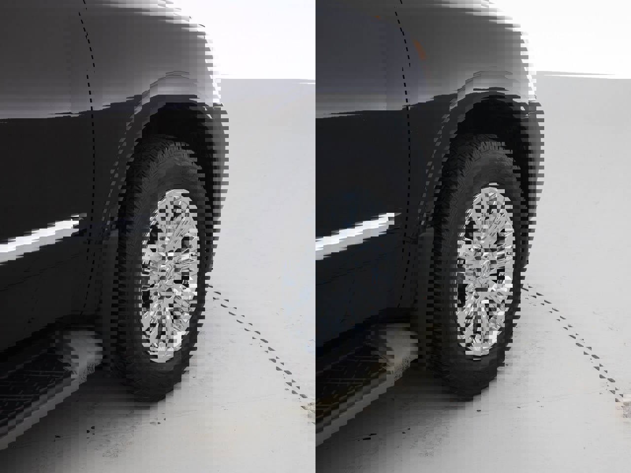 Used 2015 Nissan Armada Platinum image 19