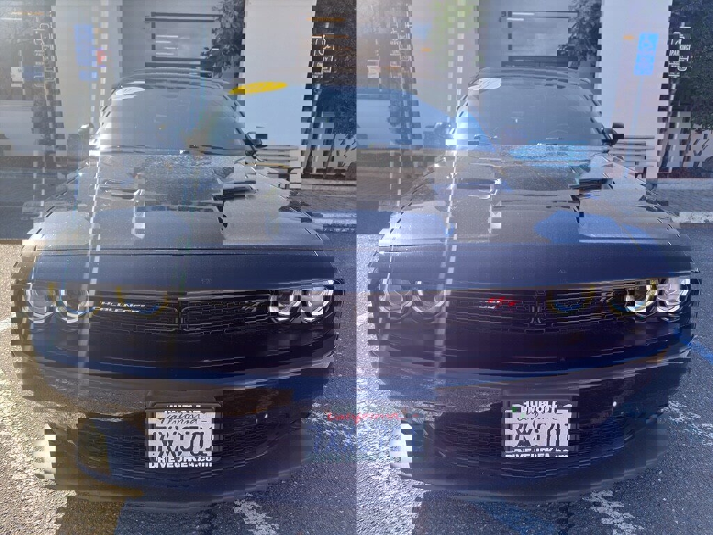 Used 2017 Dodge Challenger R/T Scat Pack w/ Leather Interior Group image 25