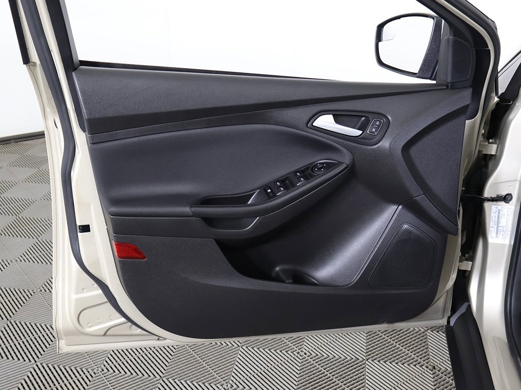 Used 2017 Ford Focus SE image 17