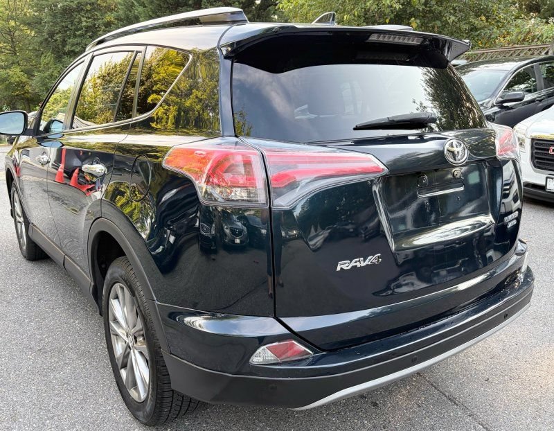 Used 2017 Toyota RAV4 Limited AWD/4WD image 5