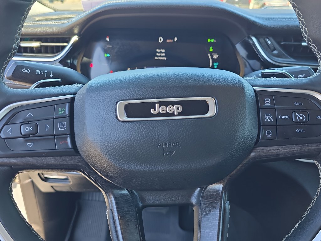 Used 2023 Jeep Grand Cherokee 30th Anniversary image 27