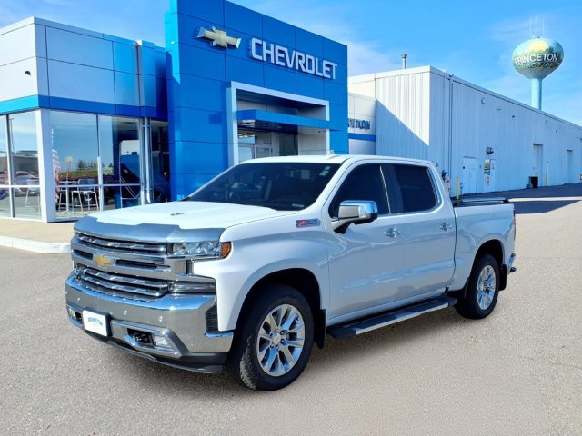 Used 2019 Chevrolet Silverado 1500 LTZ w/ LTZ Premium Package AWD/4WD image 7