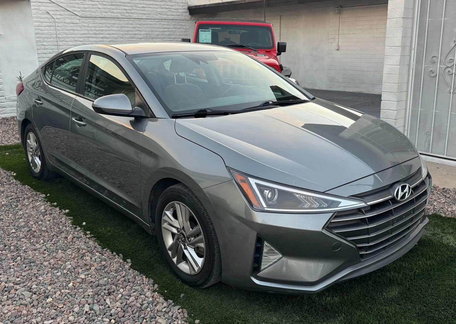 Used 2019 Hyundai Elantra SEL image 2