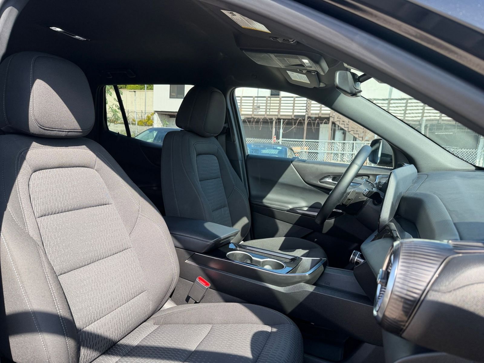 Used 2025 Chevrolet Equinox LT image 35