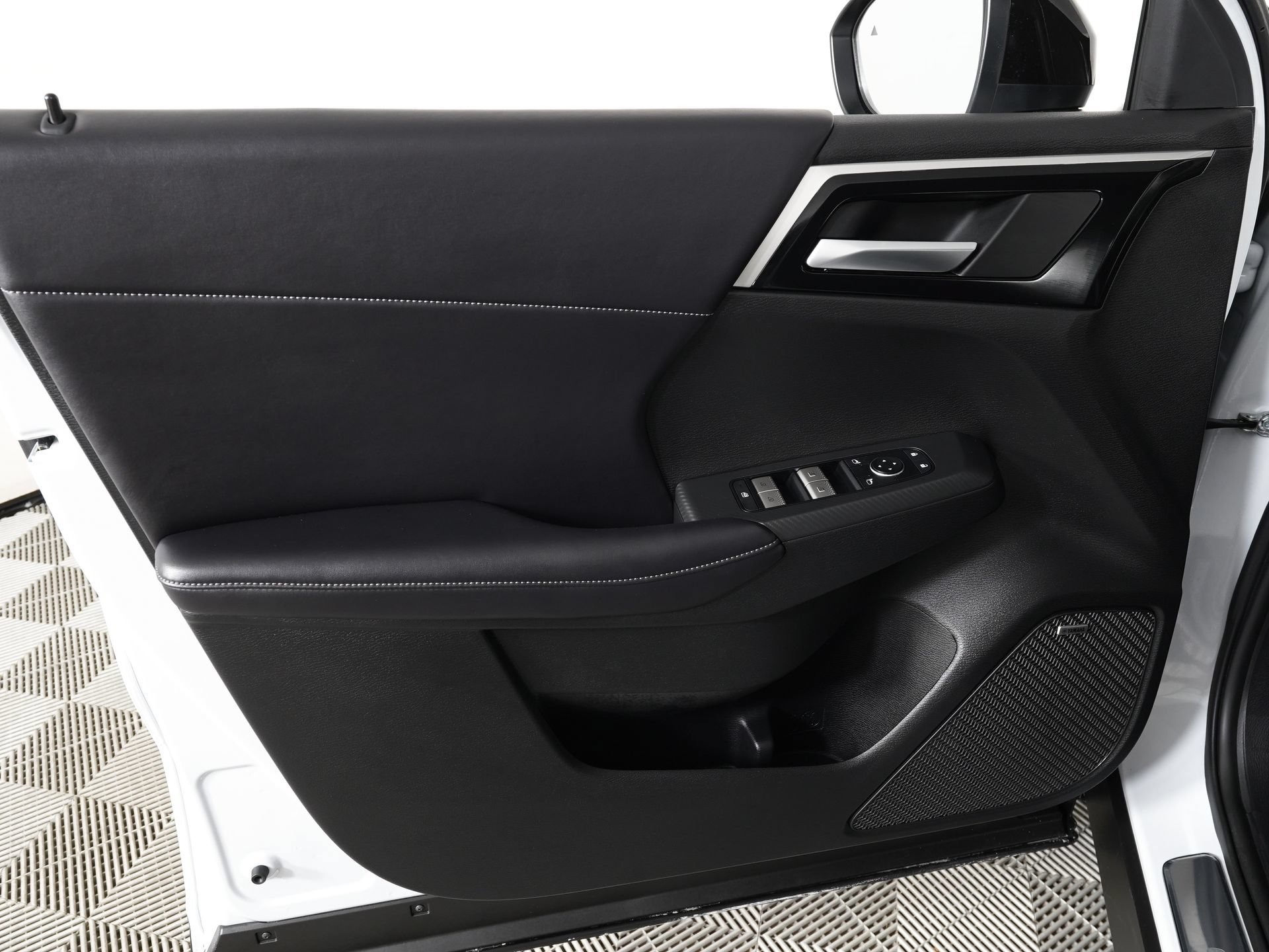 New 2026 Mitsubishi Outlander LE FWD image 10