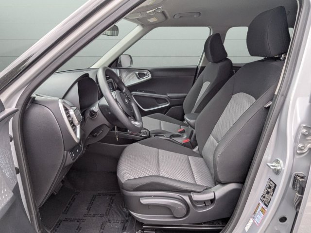 Used 2020 Kia Soul LX FWD image 12
