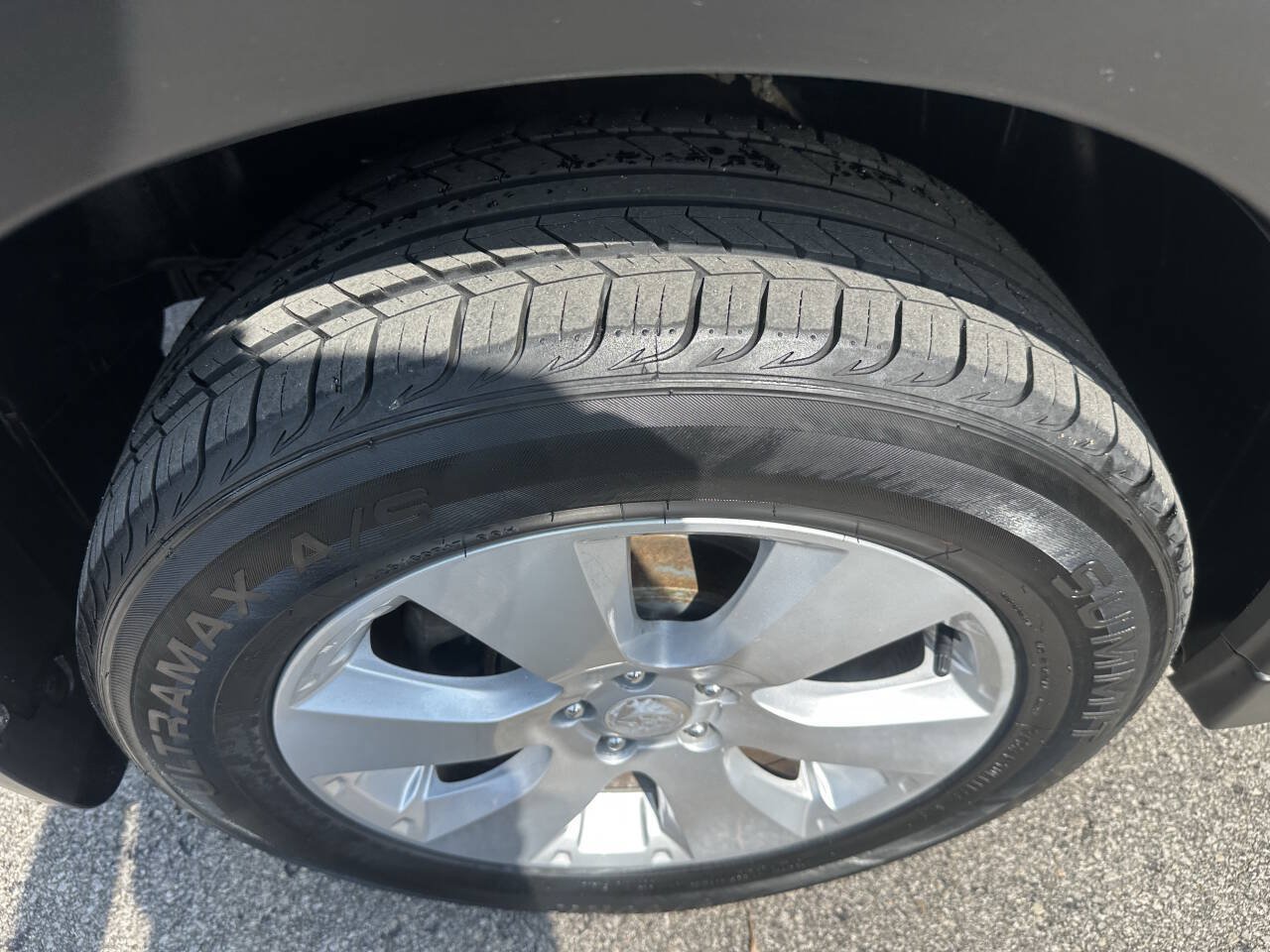 Used 2010 Subaru Outback 3.6R Limited AWD/4WD image 3
