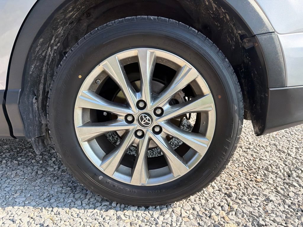 Used 2017 Toyota RAV4 Limited w/ Advanced Technology Package AWD/4WD image 29