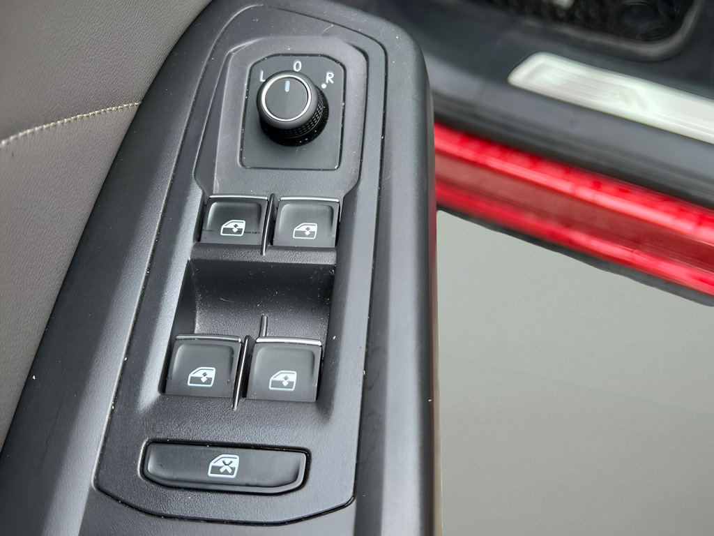 Used 2023 Volkswagen Atlas SE AWD/4WD image 7
