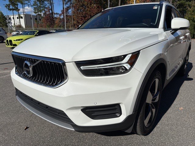 Used 2020 Volvo XC40 T5 Momentum