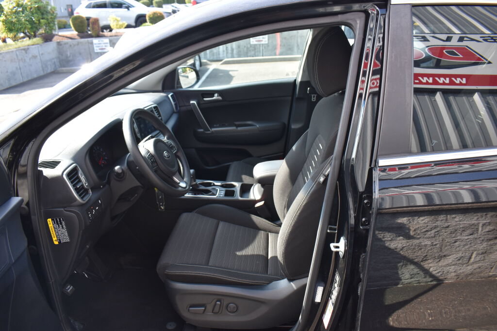 Used 2018 Kia Sportage LX w/ LX Technology Package AWD/4WD image 18