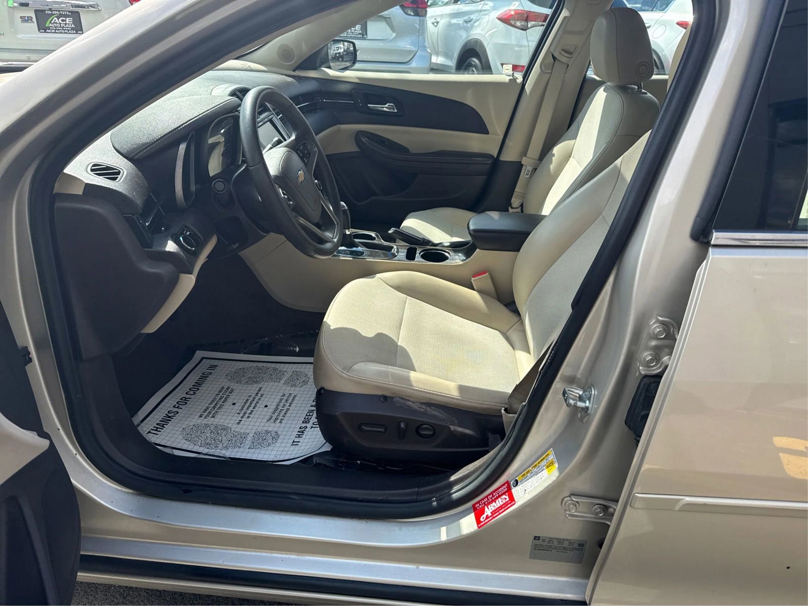 Used 2015 Chevrolet Malibu LT w/ Power Convenience Package image 9