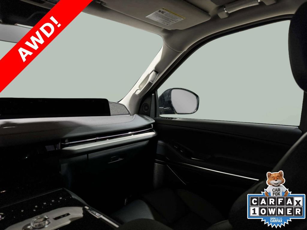 Used 2025 Lincoln Navigator Reserve image 21