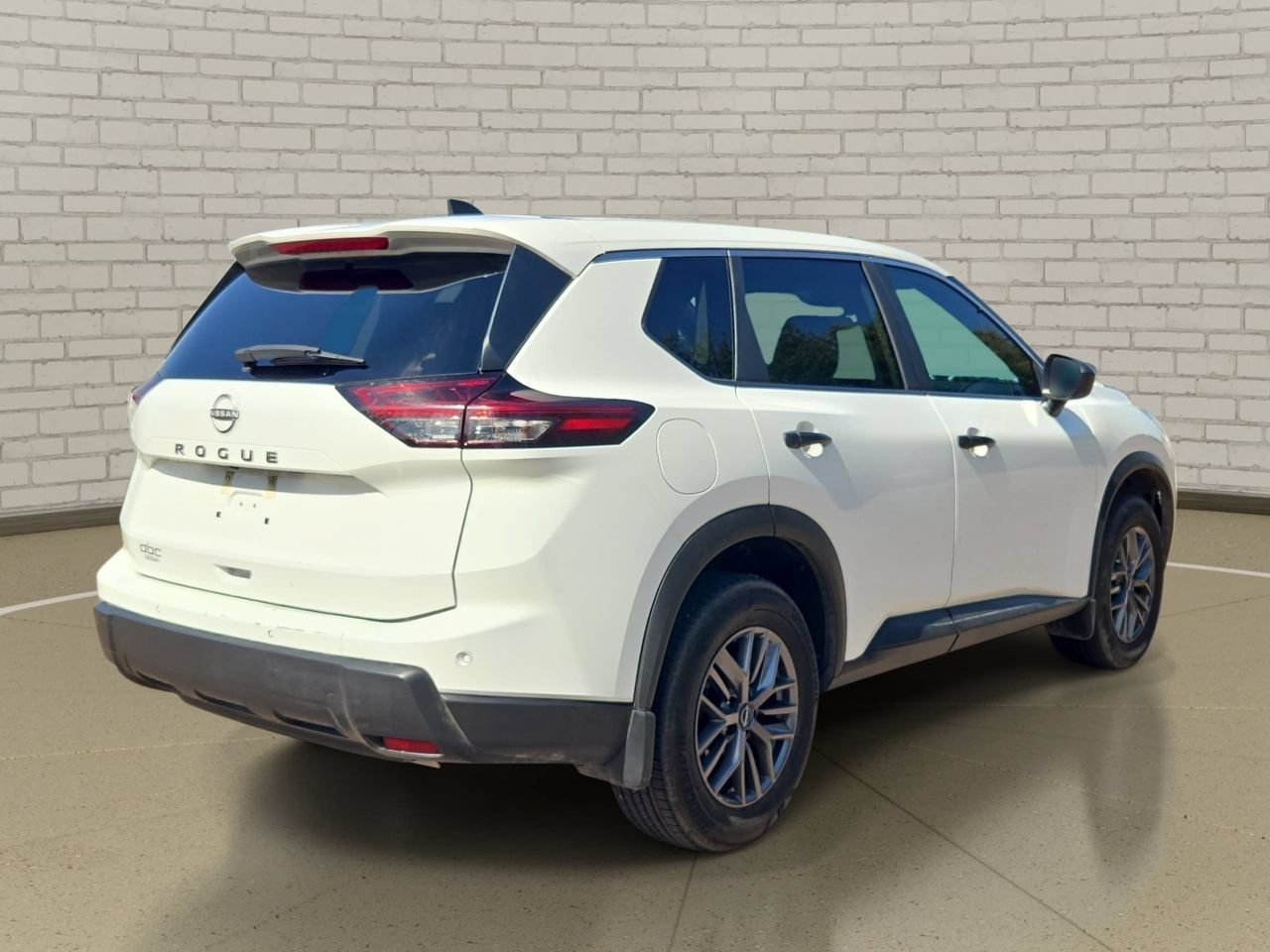 Used 2025 Nissan Rogue S FWD image 5